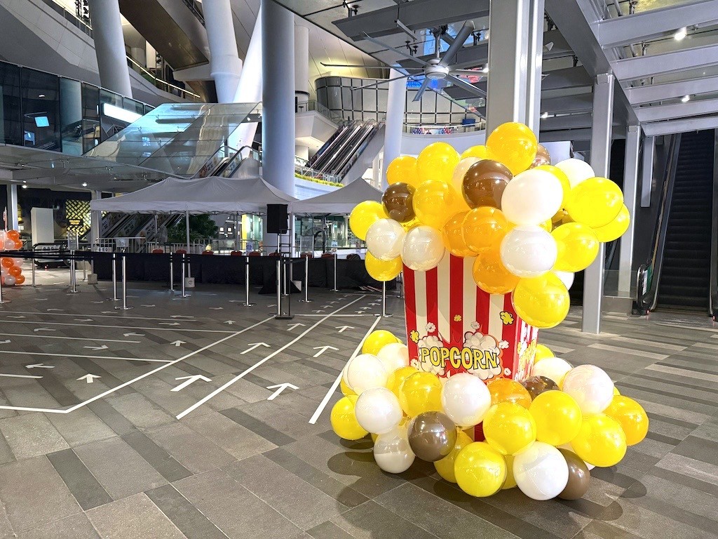 White and green Balloon Decorations Singapore for elegant event