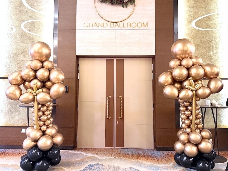 Chrome gold balloon columns grand ballroom entrance balloon decoration Singapore