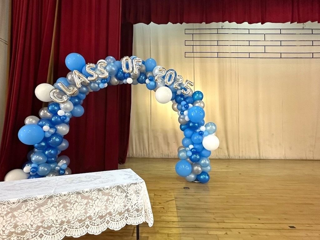 Class of 2025 graduation organic balloon arch in Singapore